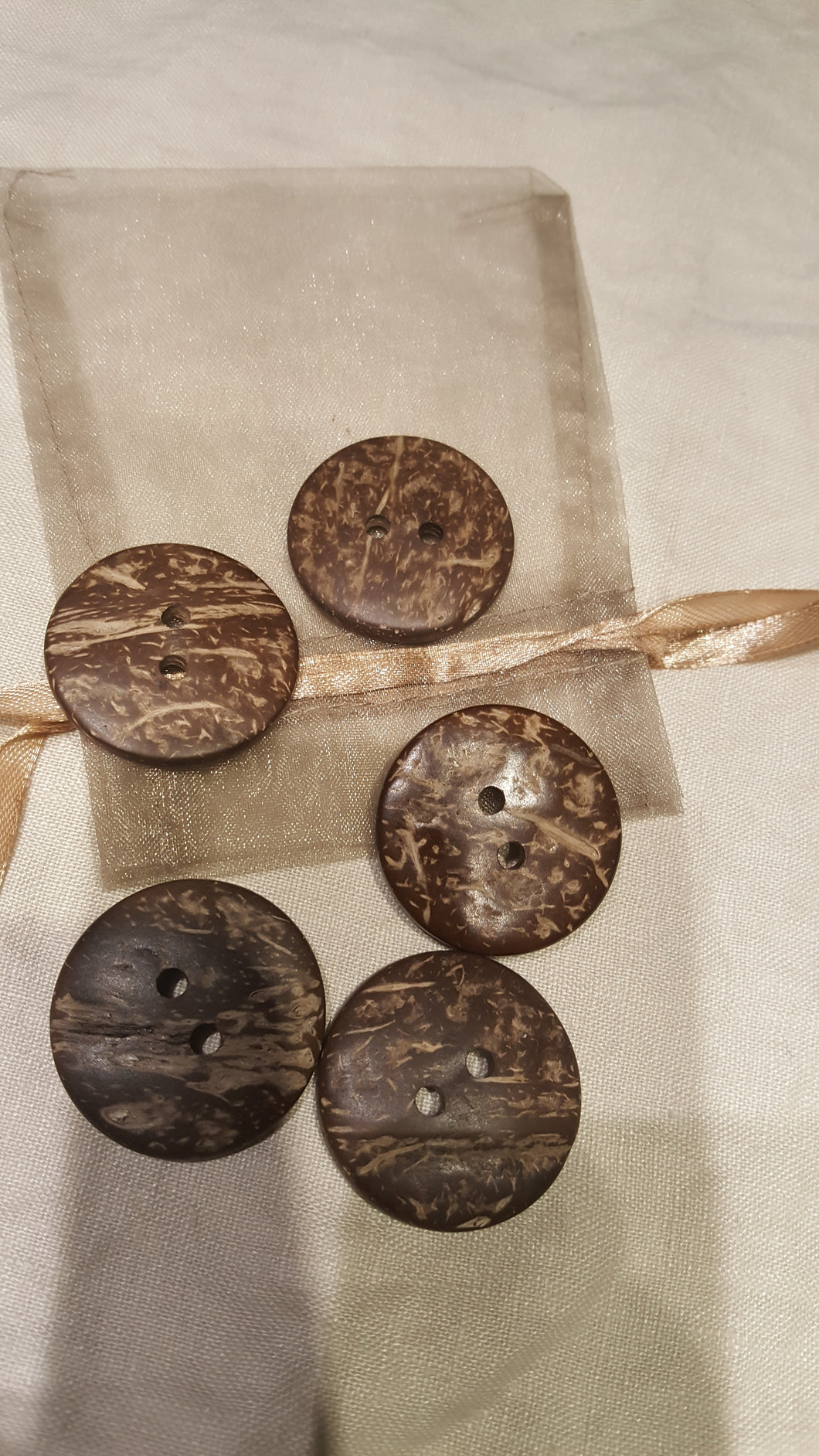BUTTONS COCONUT SHELL