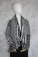 Load image into Gallery viewer, CIRCLE SWEATER BLACK-WHITE STRIPE