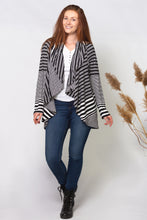 Load image into Gallery viewer, black and white circle sweater