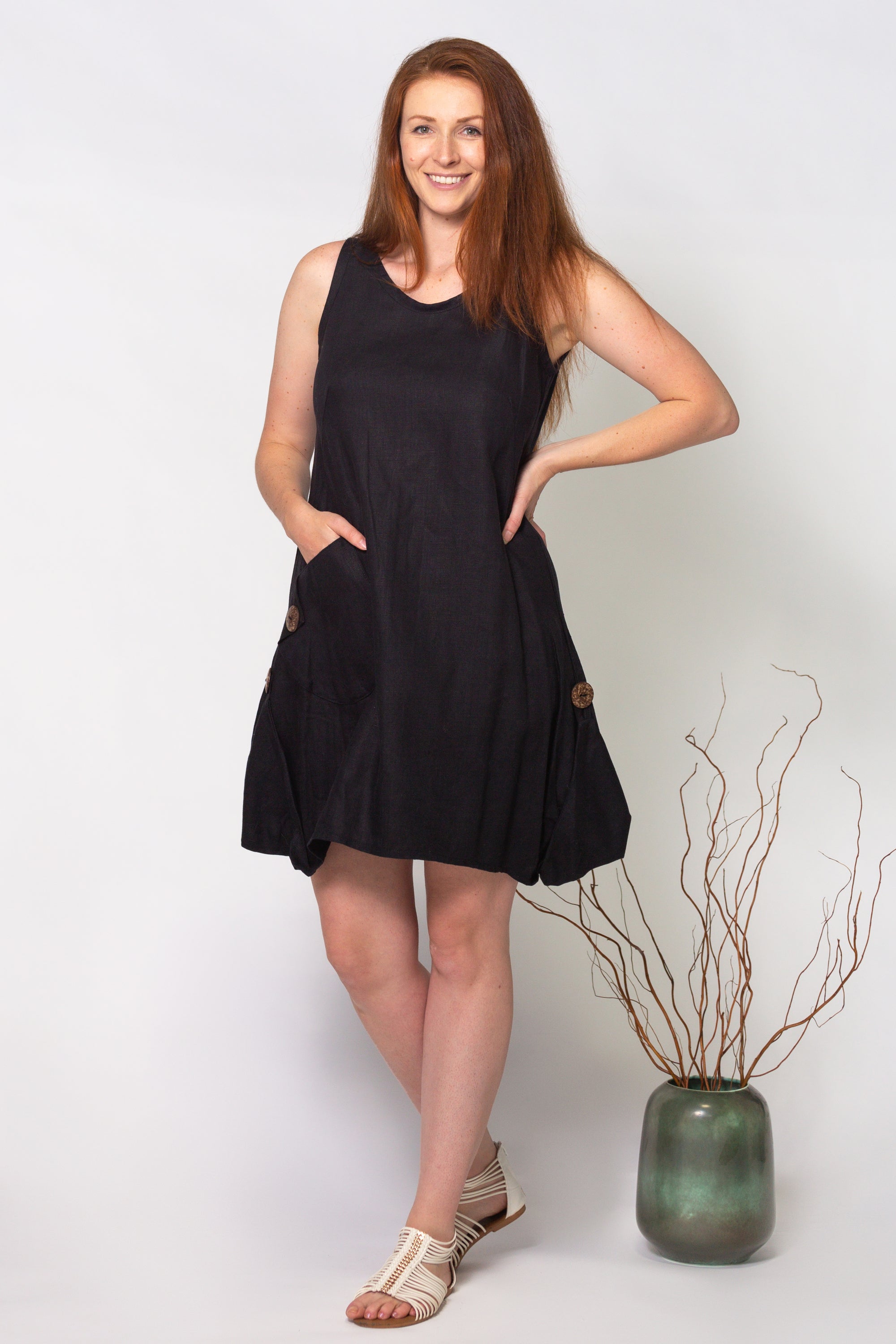 ESSENTIAL JENNA knee-length DRESS in 100% LINEN in Black