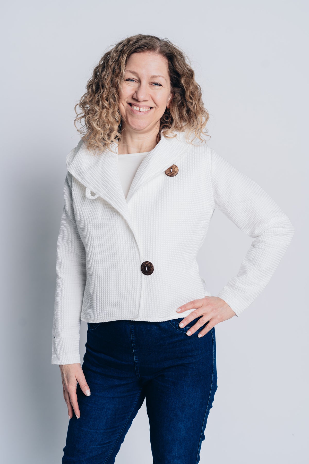 JUSTIFY JACKET HOODIE in organic waffle cotton, in white