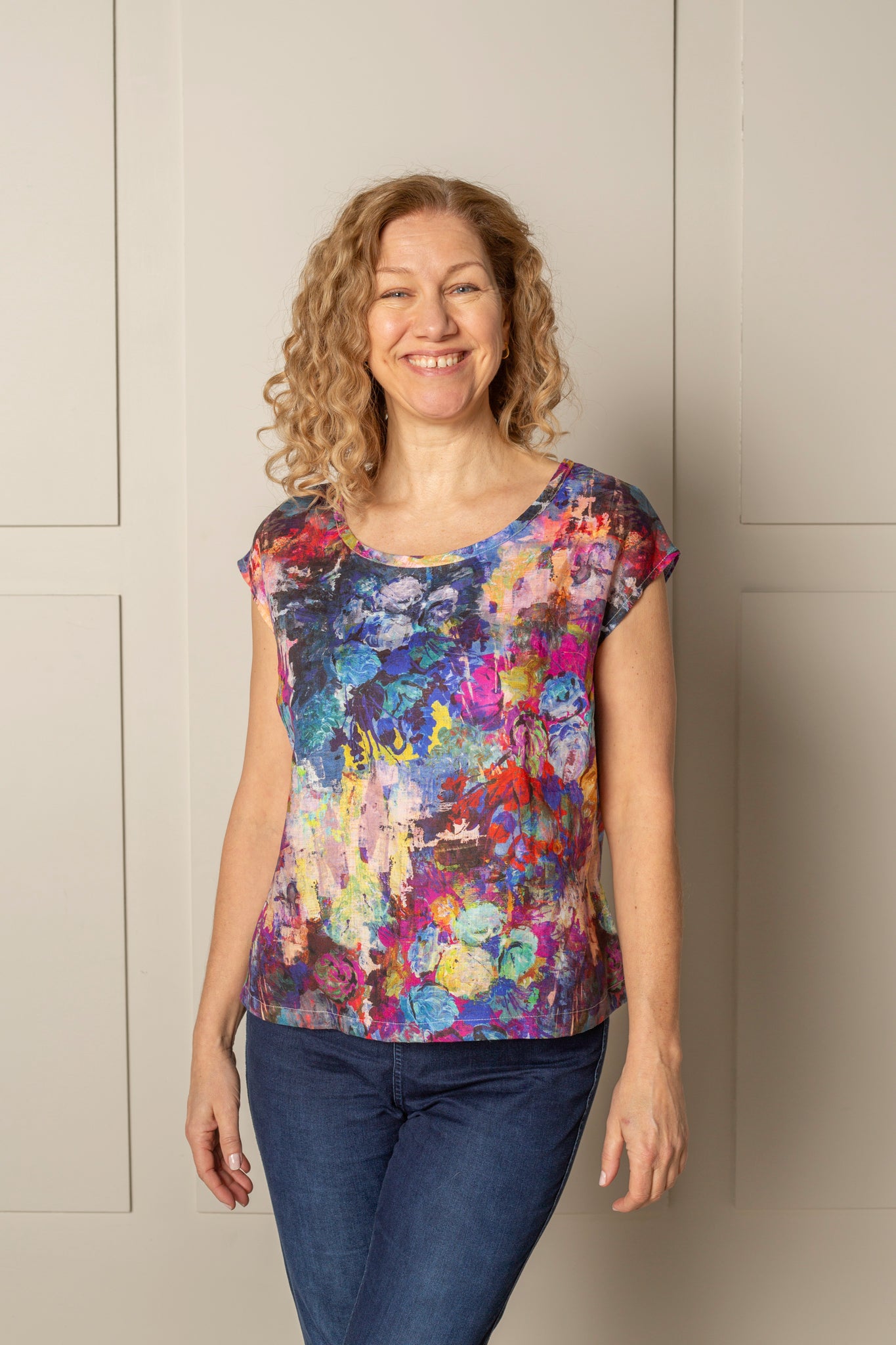 EVERY DAY CAP SLEEVE TOP in 100% magenta blue LINEN