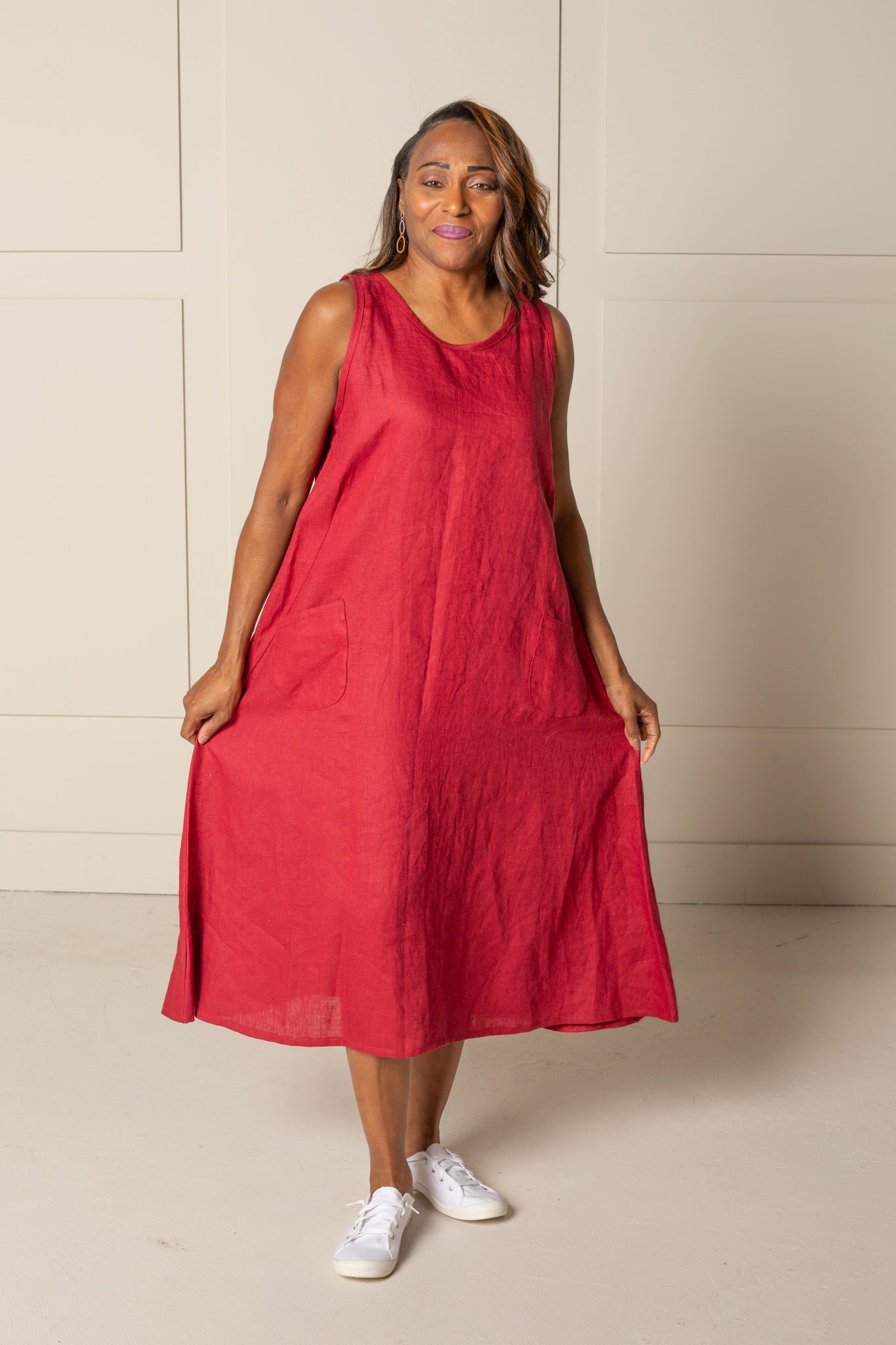 ALL DAY SHIFT DRESS, midi length, in 100% LINEN in berry red 