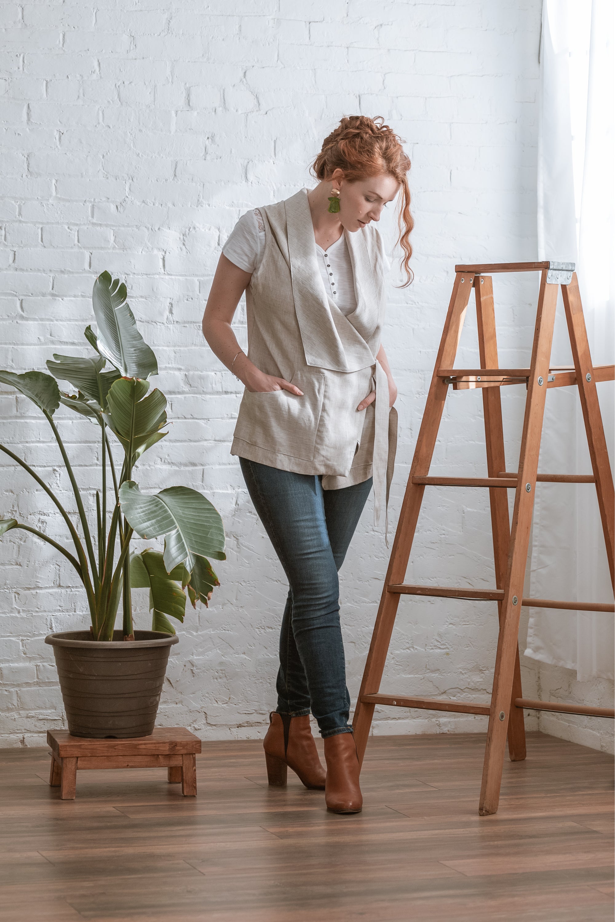 INVESTED VEST in 100% LINEN in wheat